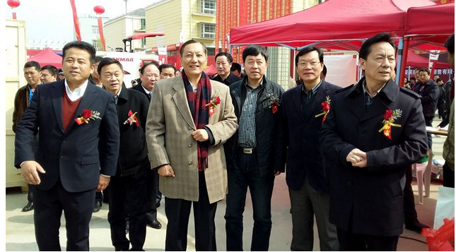 第八屆中國中部農(nóng)業(yè)（工程）機(jī)械展覽會(huì)盛大開幕